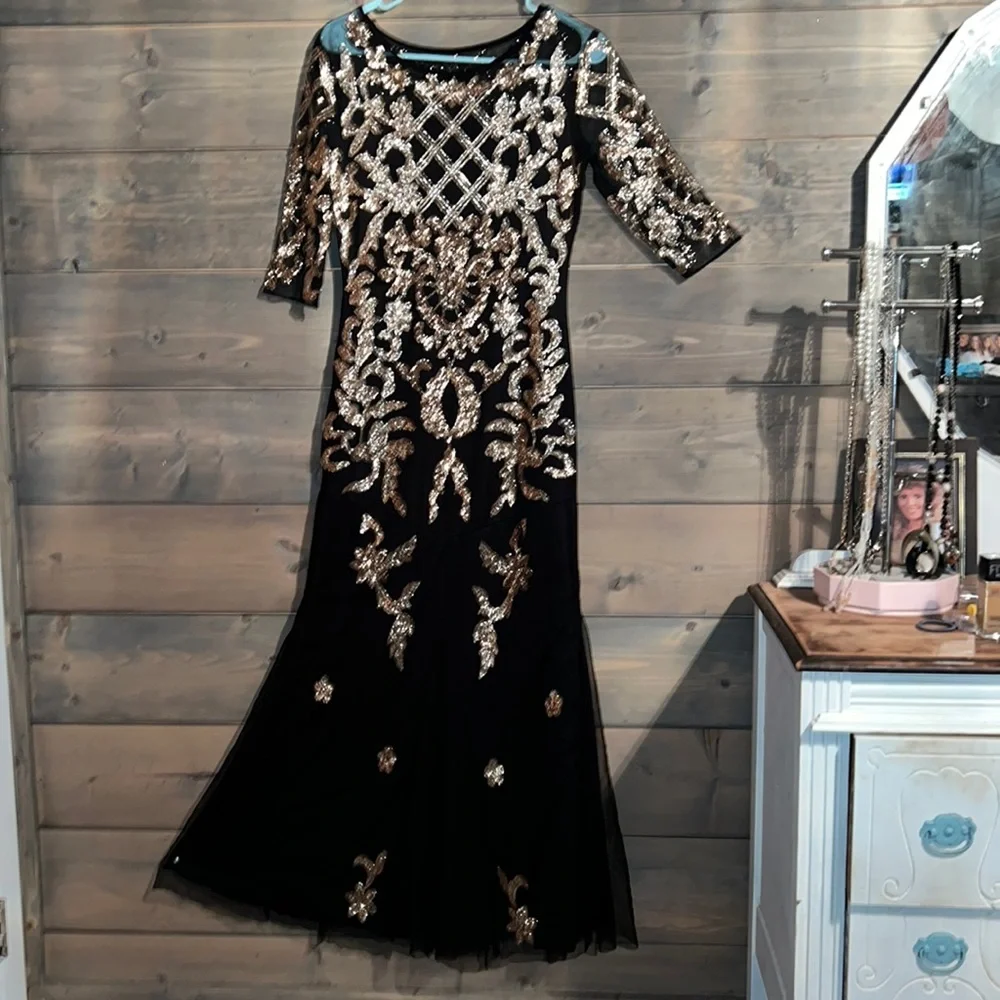 Beautiful vintage black dress with gold sequins - Picture 1 of 11